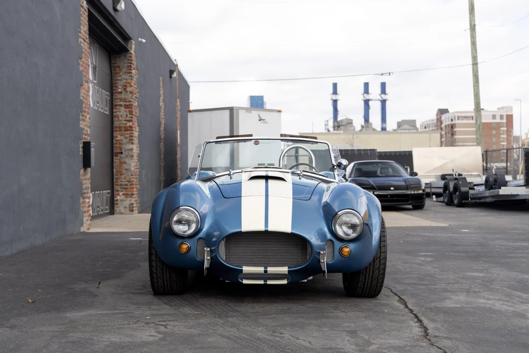 Shelby Cobra Replica - Image 2 of 31