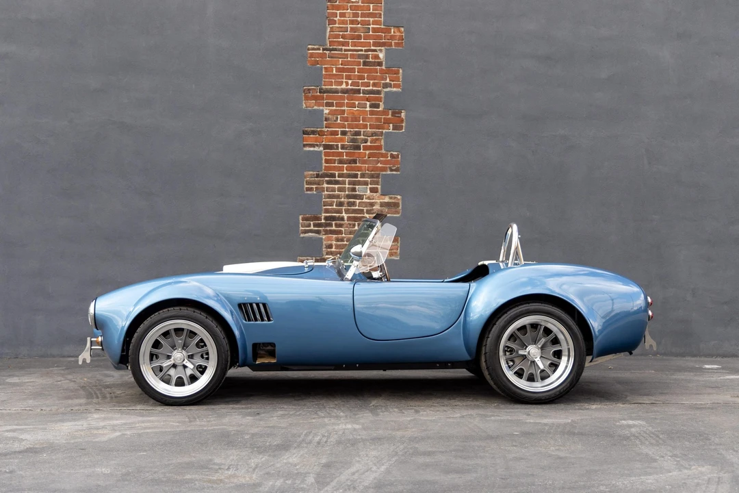 Shelby Cobra Replica - Image 6 of 31