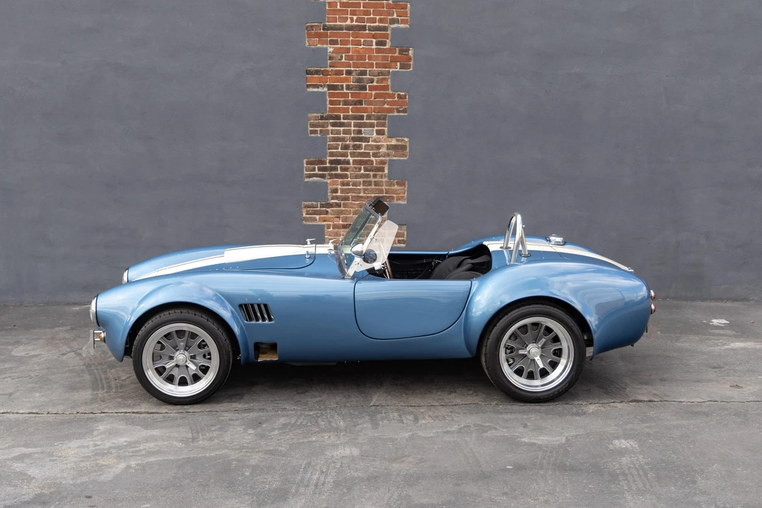 Shelby Cobra Replica - Image 7 of 31