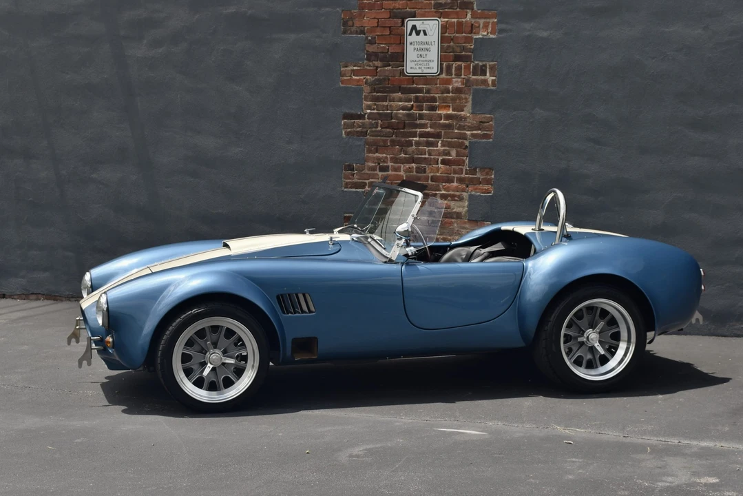 Shelby Cobra Replica - Image 21 of 31