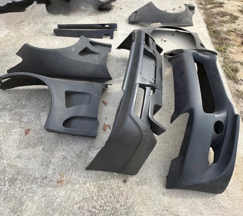 2000 Parts & Memorabilia Bodywork - Image 3 of 4