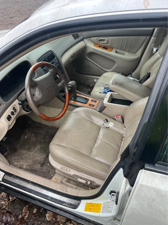 2000 Lexus ES 2nd Gen - Image 3 of 3
