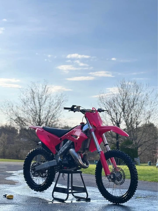 2000 Honda CR - Image 2 of 4