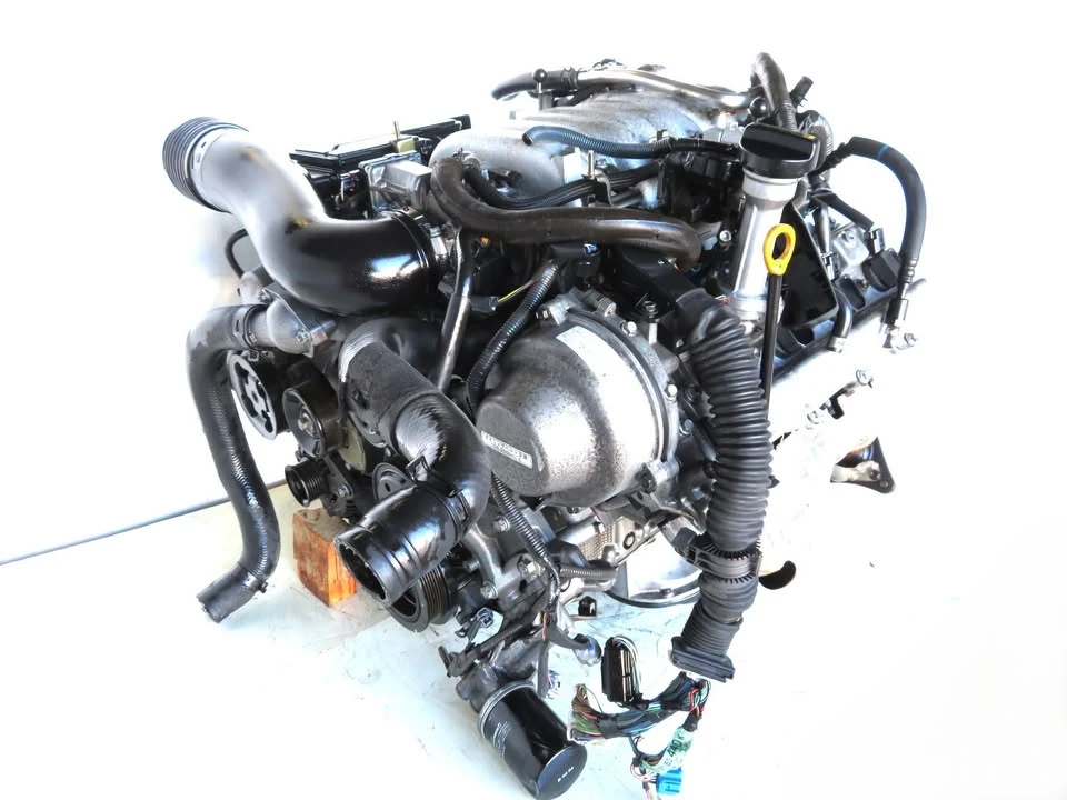 Parts & Memorabilia Engines - Image 3 of 10