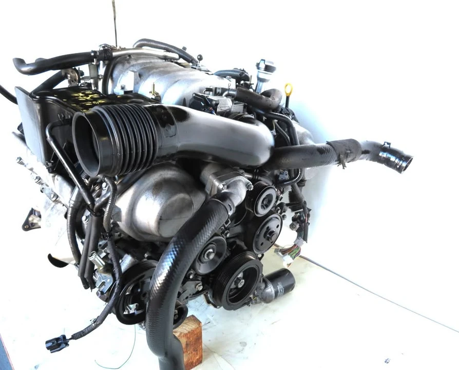 Parts & Memorabilia Engines - Image 6 of 10