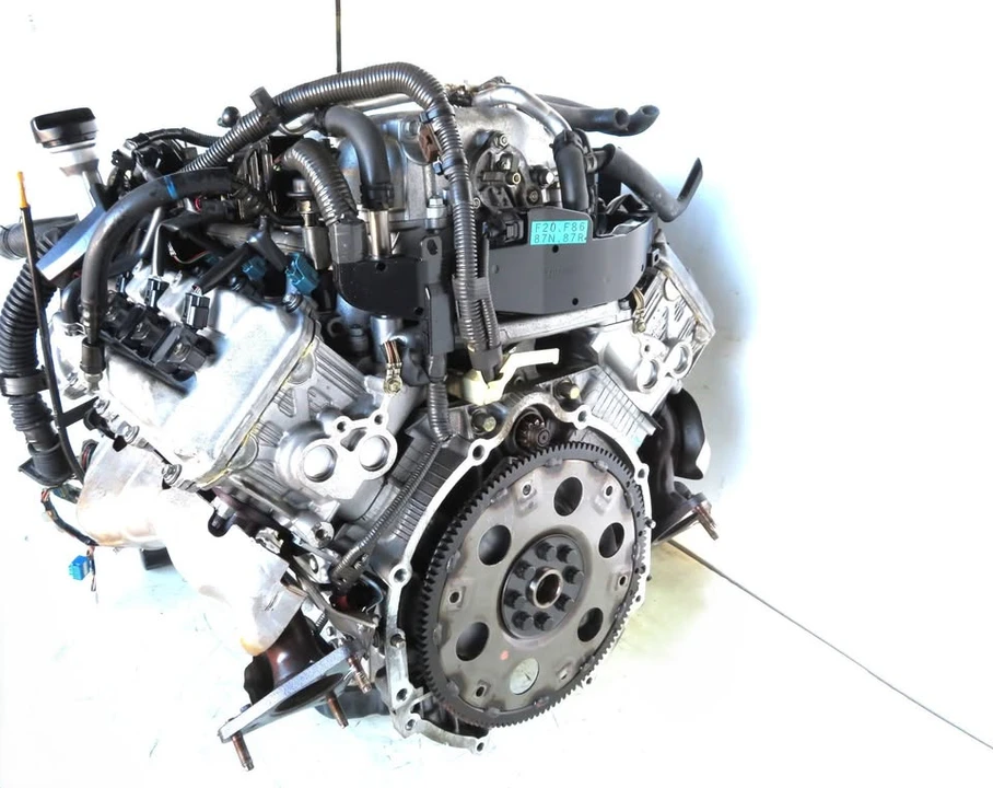 Parts & Memorabilia Engines - Image 9 of 10