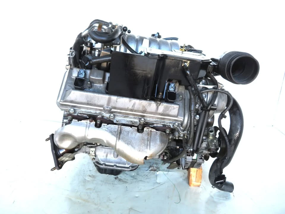 Parts & Memorabilia Engines - Image 4 of 10