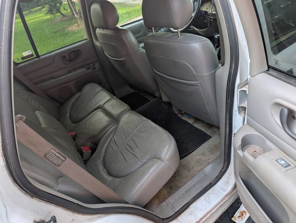 2001 GMC S-15 Jimmy 2nd Gen - Image 2 of 8