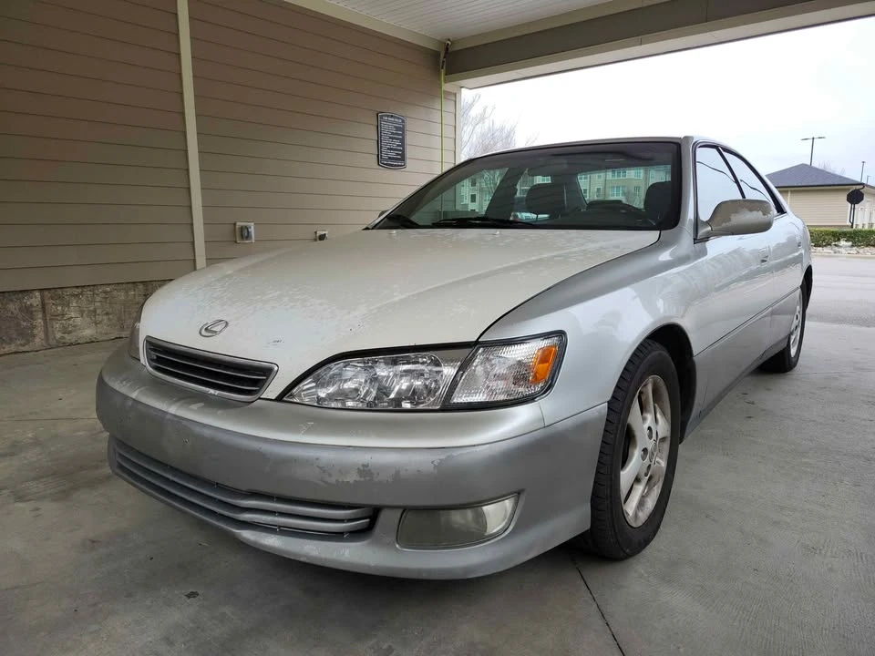 2001 Lexus ES 3rd Gen - Image 2 of 10