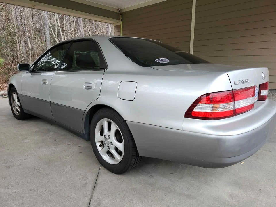 2001 Lexus ES 3rd Gen - Image 9 of 10