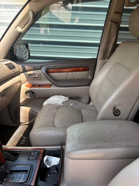 2001 Lexus LX 2nd Gen - Image 8 of 8