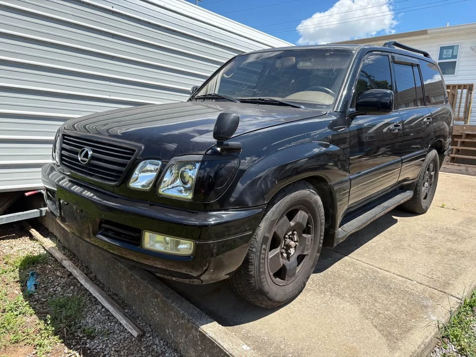 2001 Lexus LX 2nd Gen - Image 3 of 8