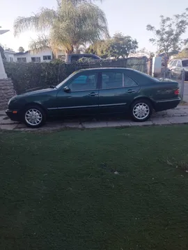 2001 Mercedes-Benz E320