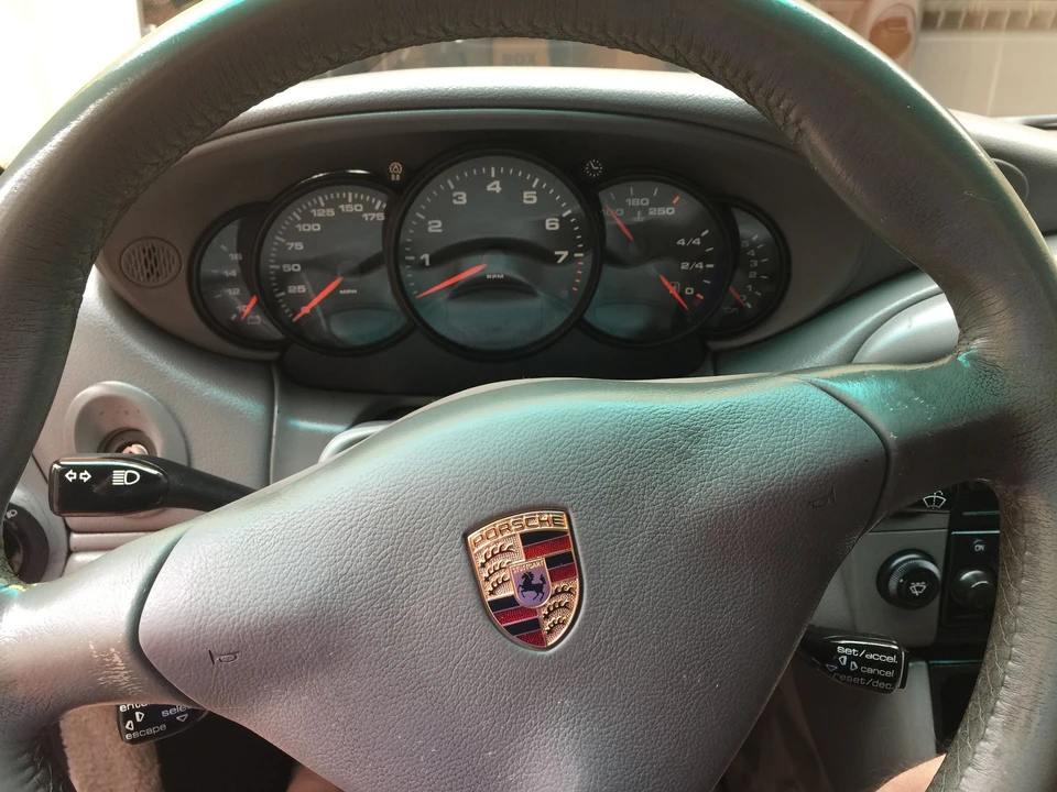 2001 Porsche 996 Carrera - Image 14 of 14