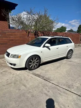 2001 Audi A4 and 2004 Audi A4 Avant