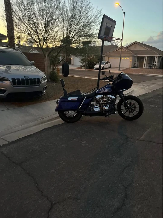 Harley-Davidson CVO - Image 2 of 2