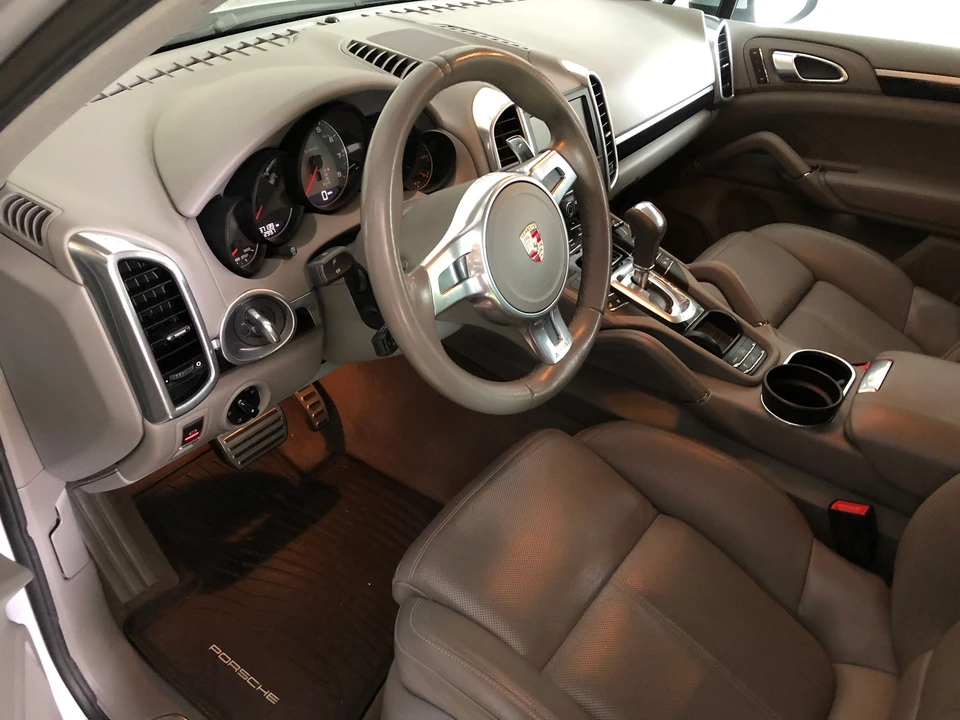 2011 Porsche 958 Cayenne - Image 3 of 10