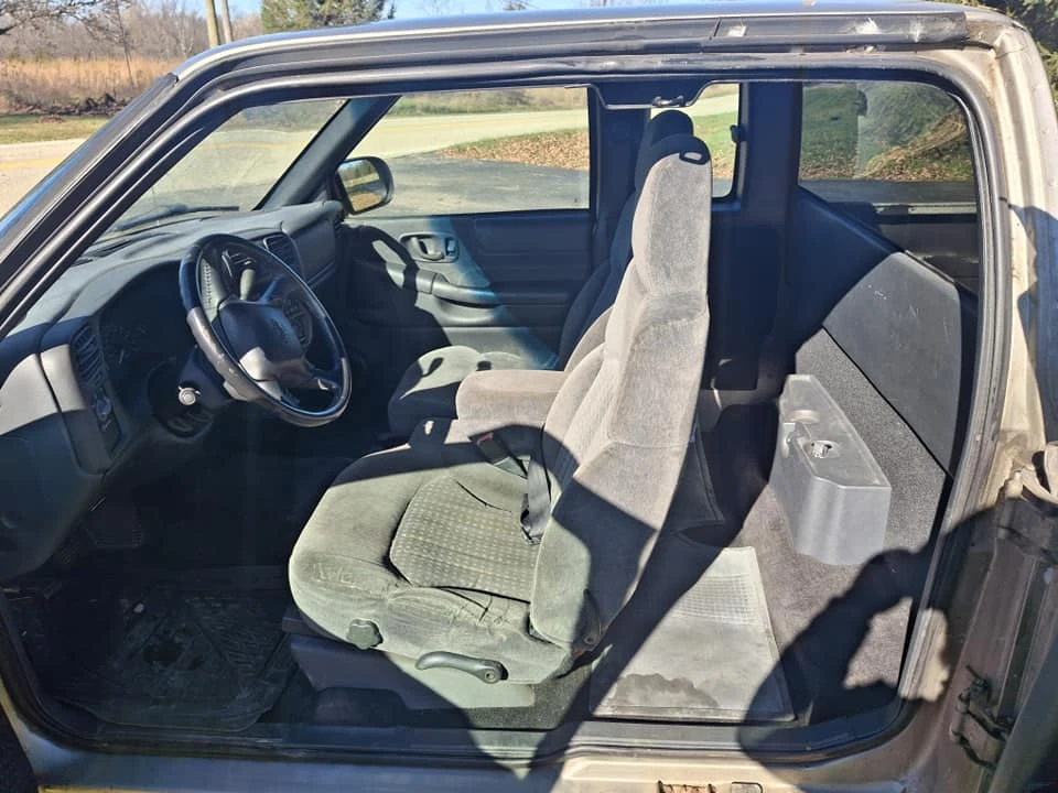 2002 Chevrolet S-10 Blazer 2nd Gen - Image 6 of 7