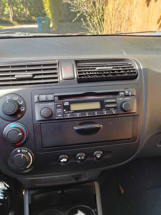 2002 Honda Civic 7th Gen - Image 3 of 10