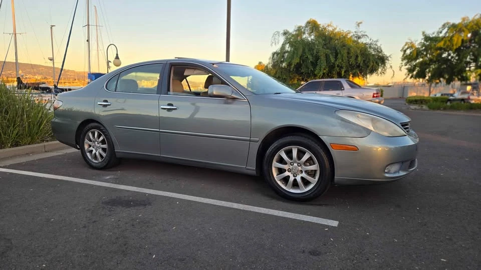 2002 Lexus ES 4th Gen - Image 8 of 10