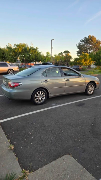 2002 Lexus ES 4th Gen - Image 4 of 10