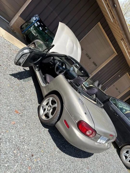 2002 Mazda NB MX-5 Miata - Image 4 of 7