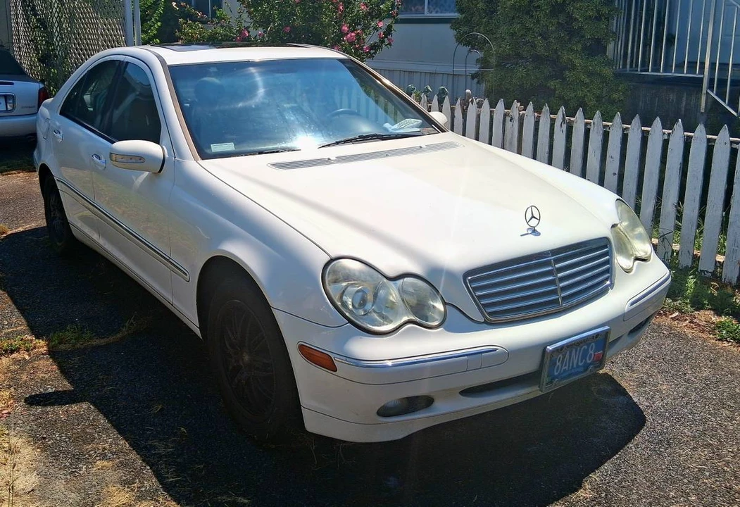 2002 Mercedes-Benz W203 C-Class - Image 2 of 7