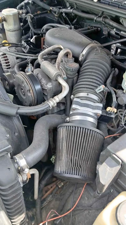 2002 Chevrolet S-10 - Image 2 of 5
