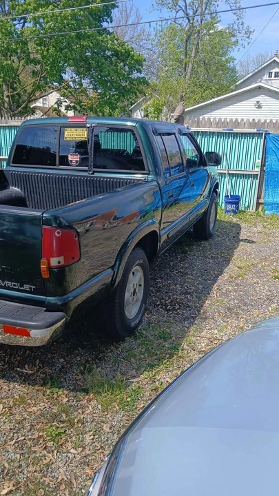 2002 Chevrolet S-10 - Image 3 of 5