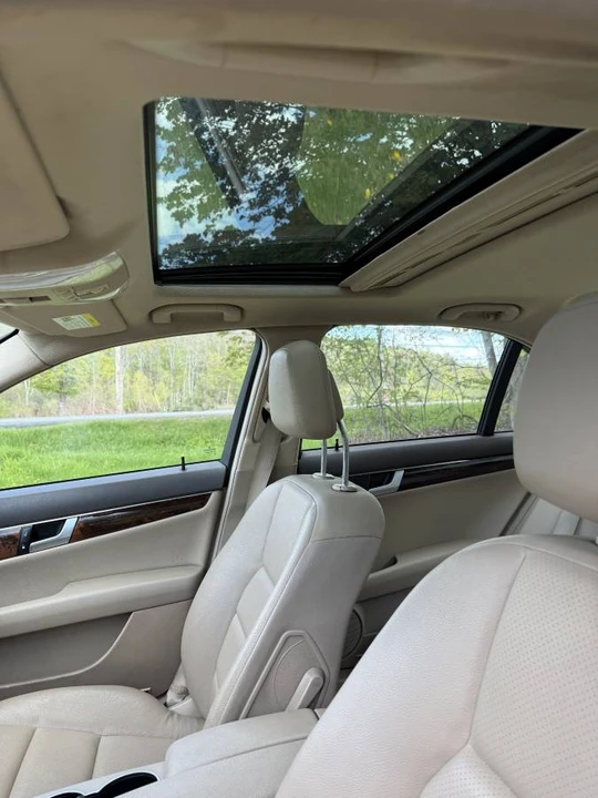 2012 Mercedes-Benz W204 C-Class - Image 12 of 16