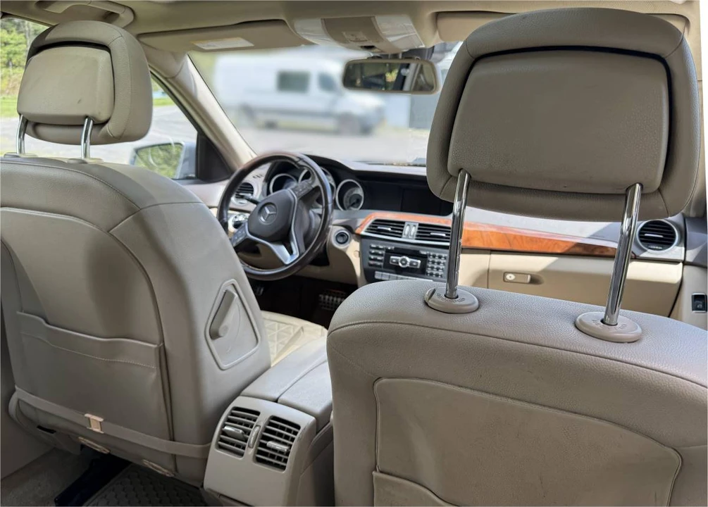 2012 Mercedes-Benz W204 C-Class - Image 9 of 16