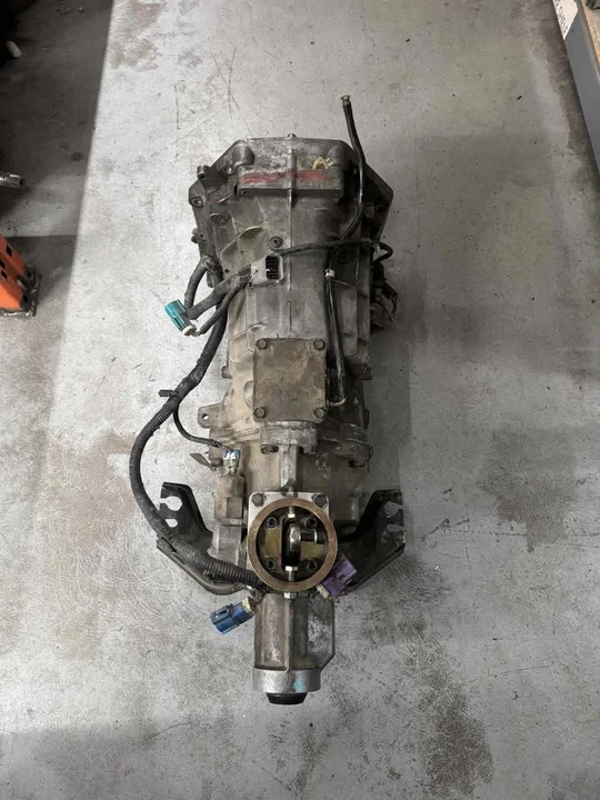 2003 Parts & Memorabilia Gearboxes - Image 2 of 2