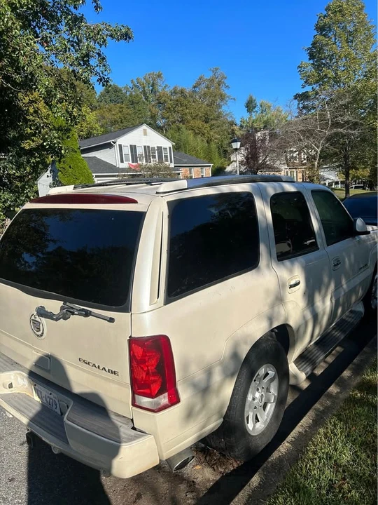 2003 Cadillac Escalade & EXT 2nd Gen - Image 8 of 8