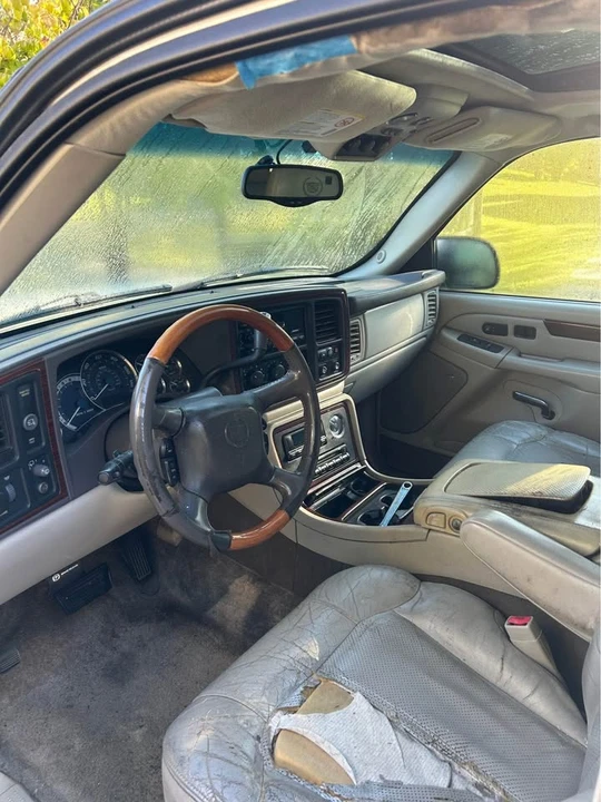 2003 Cadillac Escalade & EXT 2nd Gen - Image 5 of 8