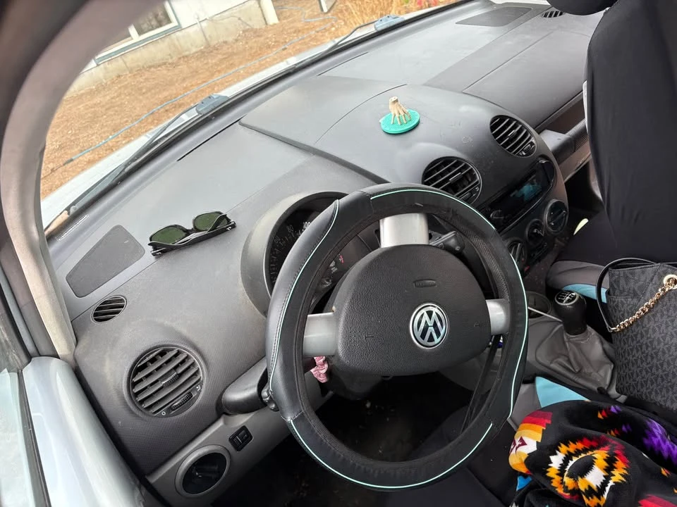 Volkswagen Beetle (1980-2003) - Image 3 of 5
