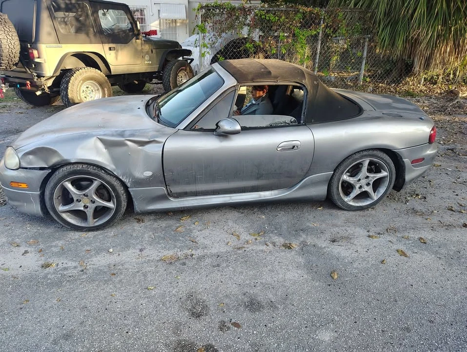 2003 Mazda NB MX-5 Miata - Image 2 of 5