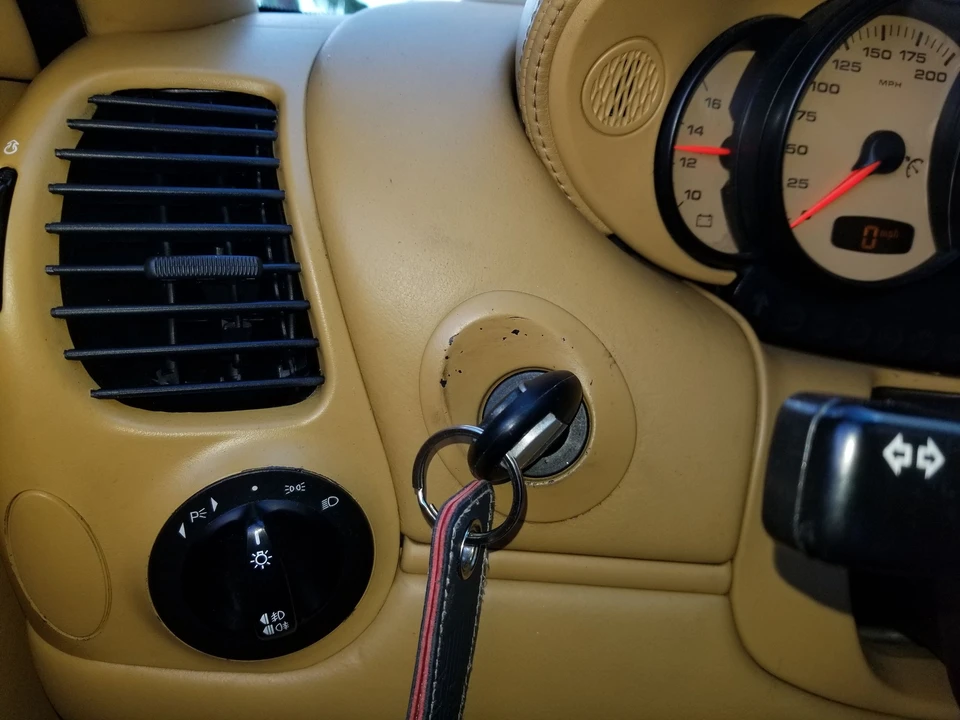 2004 Porsche 996 Turbo - Image 24 of 31