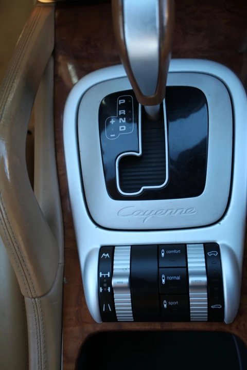 2004 Porsche 955/957 Cayenne Turbo - Image 8 of 10