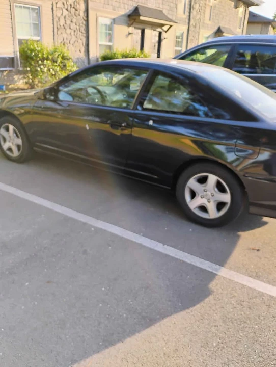 2004 Honda Civic 7th Gen - Image 2 of 3