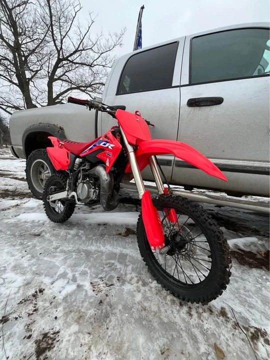 2004 Honda CR - Image 4 of 10