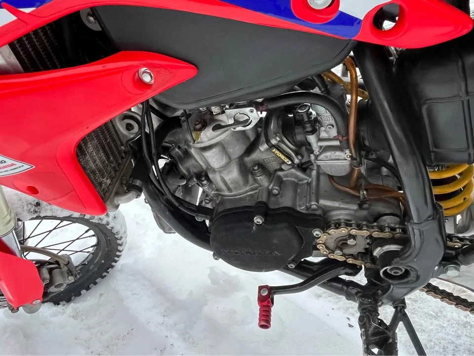 2004 Honda CR - Image 6 of 10