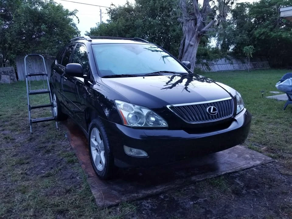 2004 Lexus RX 2nd Gen - Image 2 of 3