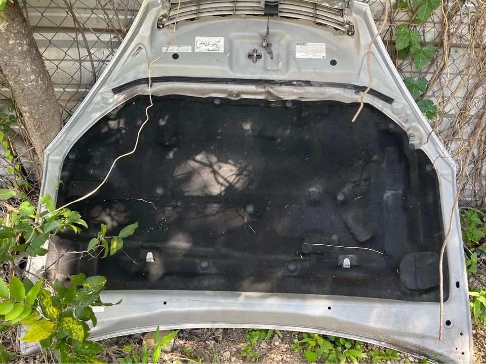 2004 Parts & Memorabilia Bodywork - Image 4 of 4