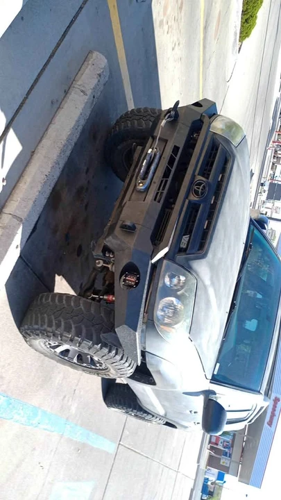 Toyota 4Runner 4th Gen - Image 2 of 10