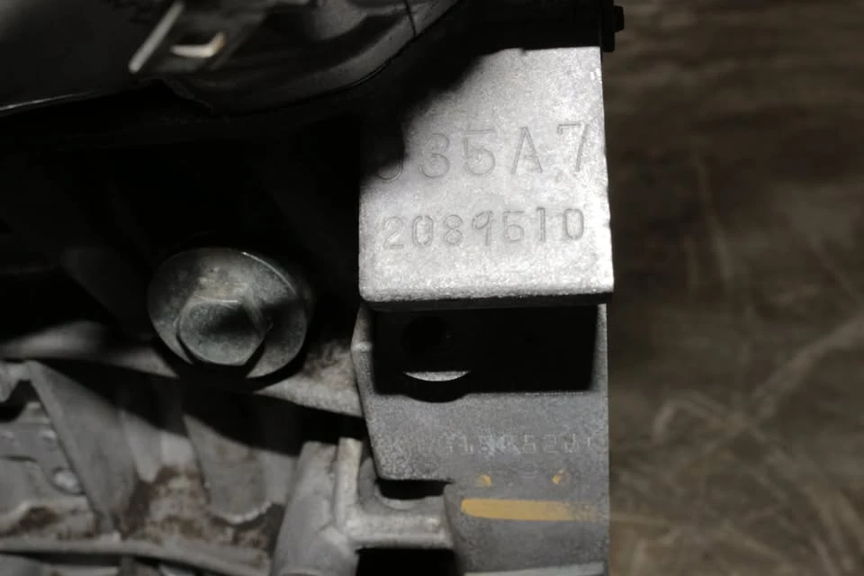 Parts & Memorabilia Engines - Image 9 of 9
