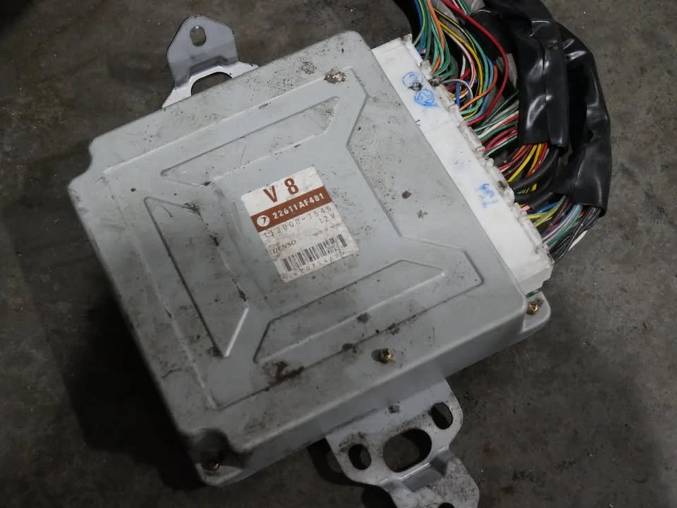 2005 Subaru - Image 10 of 10