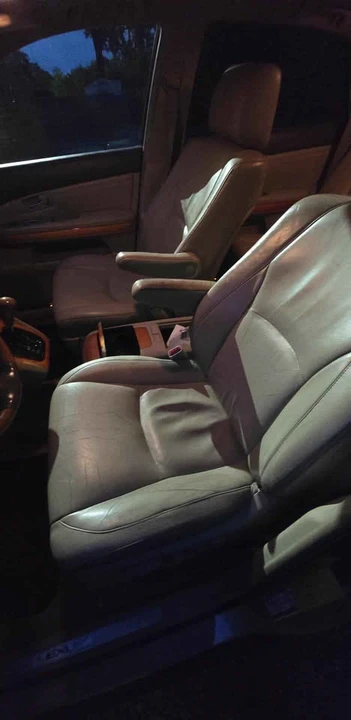 2005 Lexus RX 2nd Gen - Image 7 of 10