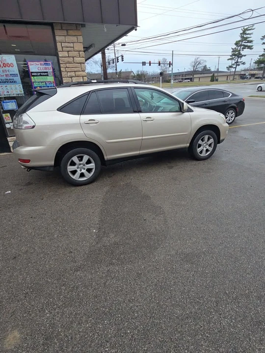 2005 Lexus RX 2nd Gen - Image 3 of 10