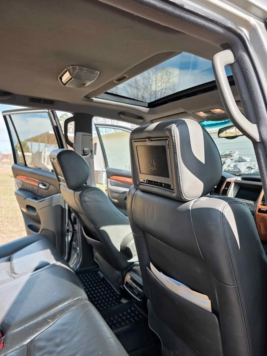 2005 Lexus GX 1st Gen - Image 2 of 7