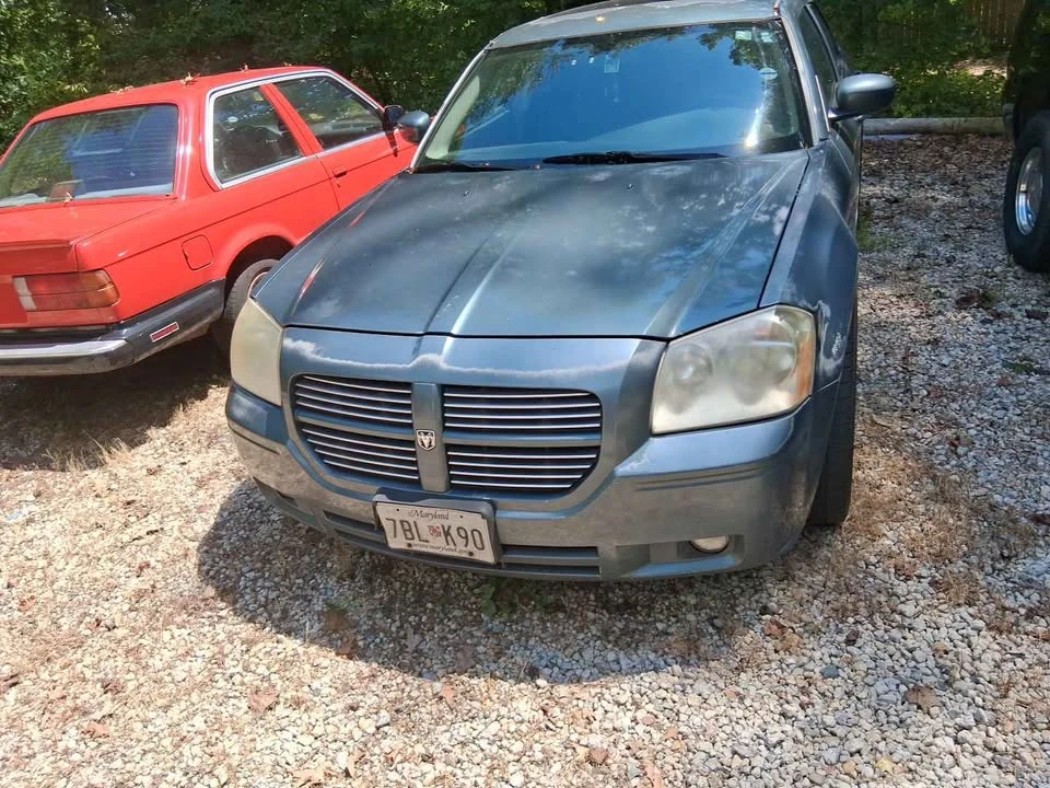 2005 Dodge Magnum 2nd Gen Wagon - Image 2 of 6